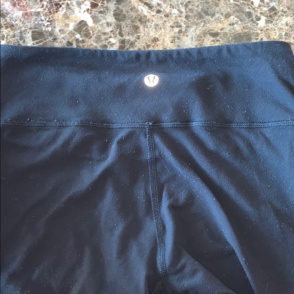 BLACK 28” FULL LENGTH LULULEMON LEGGINGS SIZE 4